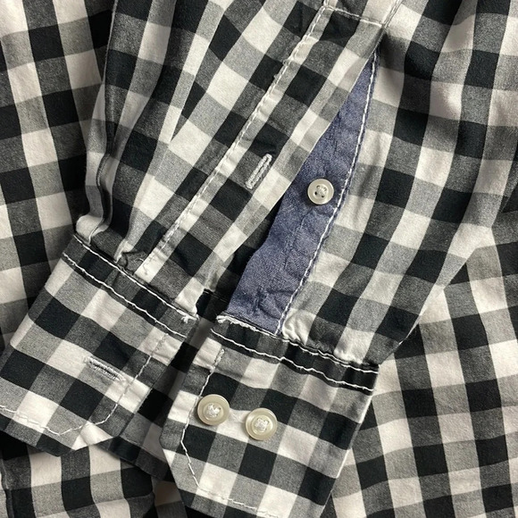 Izod Luxury Sport Men’s Button Down Shirt Size Large Black White Check - Picture 6 of 9